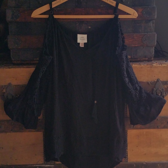 Knox Rose Cold Shoulder Top with Lace Sleeves - Picture 2 of 8